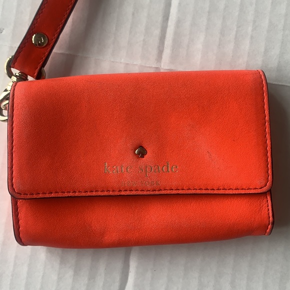 3x$15 KATE SPADE | Small Orange/Red Wristlet - Picture 3 of 9